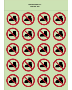 Autocollants photoluminescents  Chaussures d’extérieur interdites  - P060  norme iso 7010 – par Lot de 20